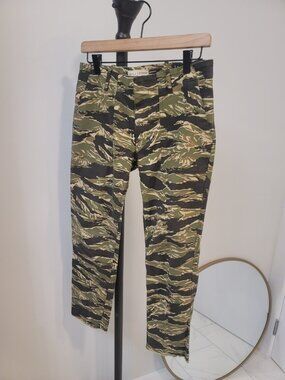 Nili Lotan Women's Jenna Pants Size 6 Green Cotton Twill Tiger Print Camo